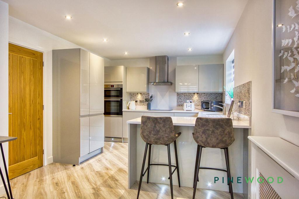 KItchen / Family / Dining
