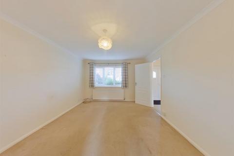 3 bedroom semi-detached house to rent, Fitzwilliam Avenue, Fareham PO14
