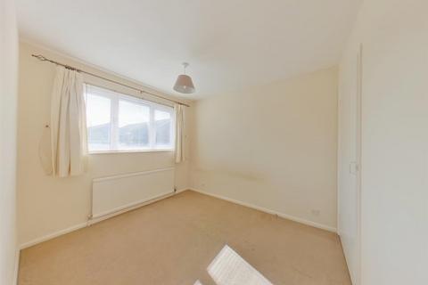 3 bedroom semi-detached house to rent, Fitzwilliam Avenue, Fareham PO14