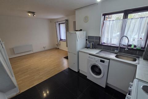 undefined, Frampton Road, Hounslow, TW4