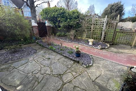 2 bedroom flat to rent, 1 MIlnthorpe Road, Meads