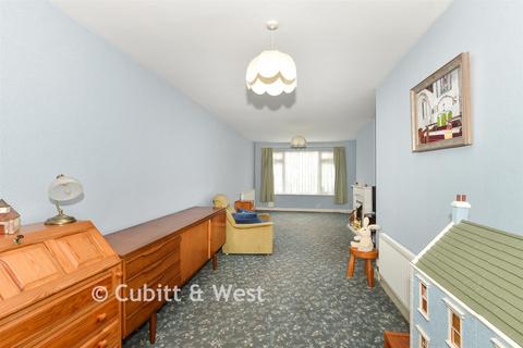 undefined, Chaucer Avenue, East Grinstead RH19