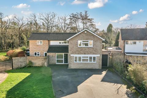 5 bedroom detached house for sale, Gorselands Close, West Byfleet, KT14