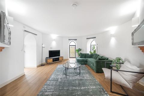 undefined, High Street, Brentford, TW8