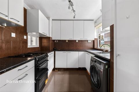 2 bedroom ground floor flat for sale, Christchurch Park, Sutton