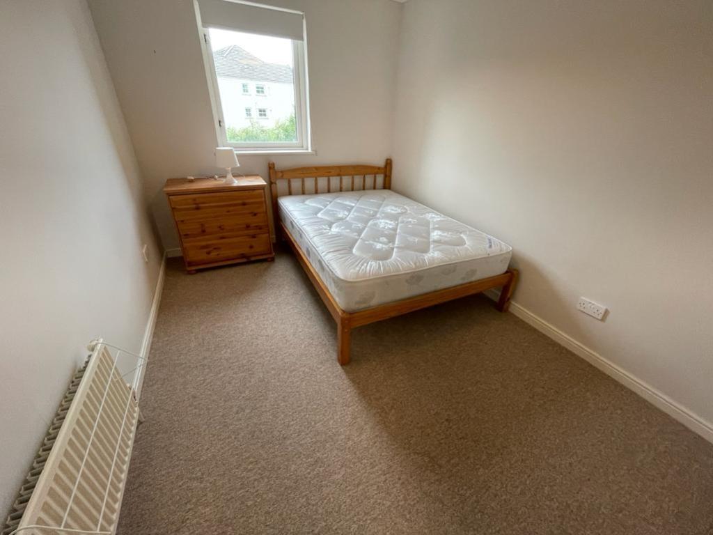 Second bedroom 2