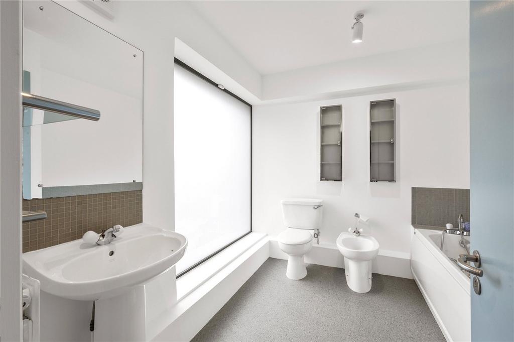 Ensuite Bathroom 5