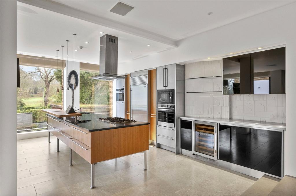 Kitchen/Breakfast Rm