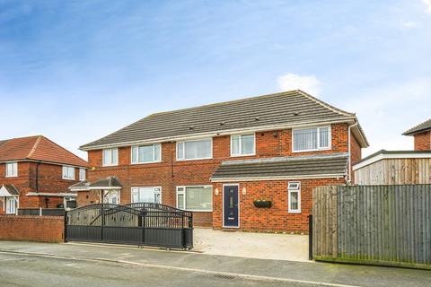 undefined, Lanshaw Close, Leeds, LS10