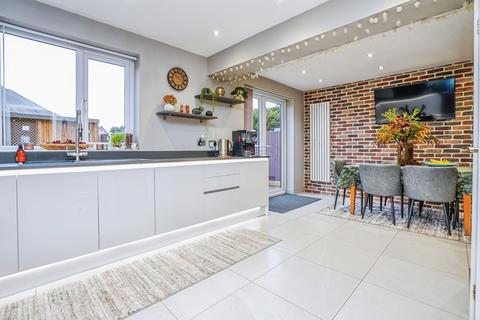 undefined, Lanshaw Close, Leeds, LS10