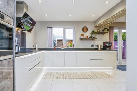 undefined, Lanshaw Close, Leeds, LS10