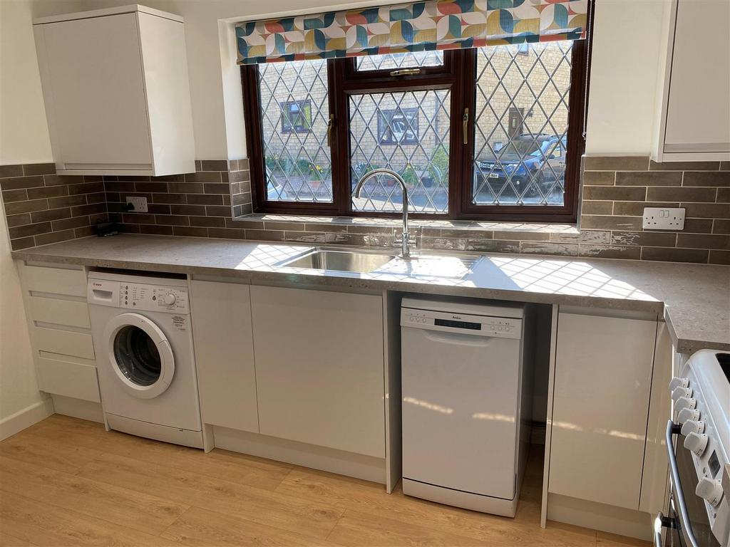 Kitchen 3.jpg