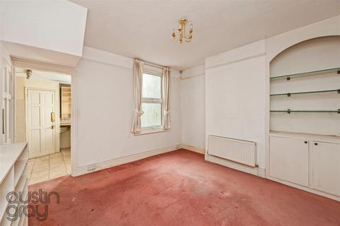 3 bedroom house for sale, Bear Road, Brighton