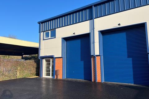 Industrial development to rent, Unit 17 Terminus Rd Chichester PO19 8TW