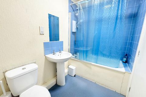 undefined, LEEDS LS11