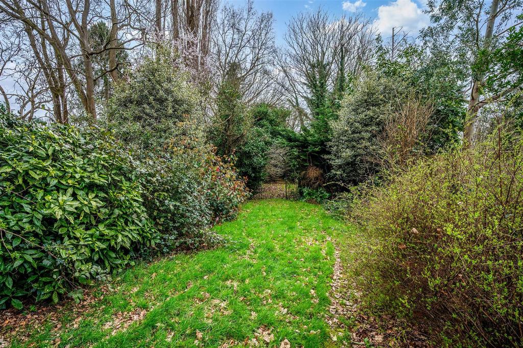 HILLSIDE CLOSE, 46 - (10).jpg