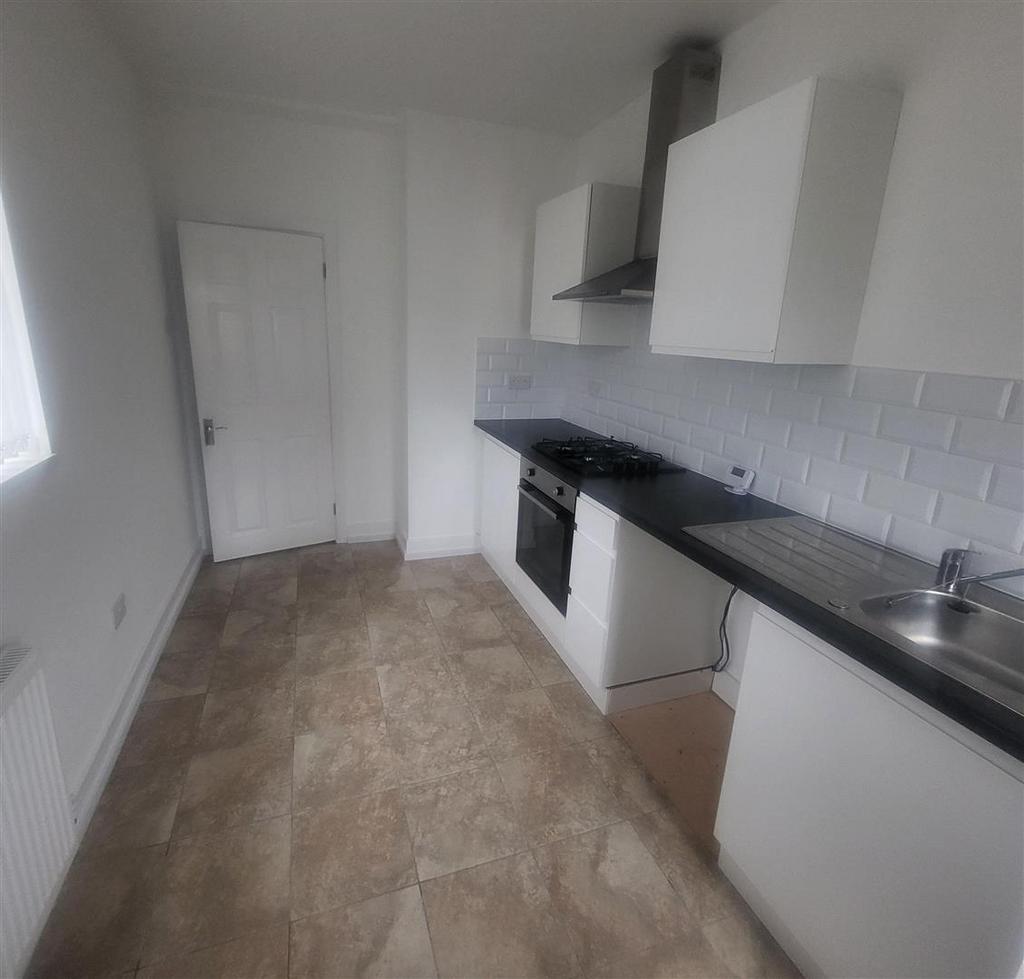 61 Brinkburn kitchen 2 .jpg