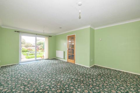 2 bedroom bungalow for sale, Beechwood Close, St. Marys Bay, Romney Marsh, Kent, TN29