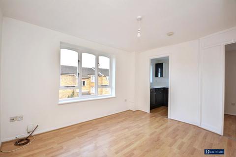 1 bedroom flat for sale, Frazer Close, Romford