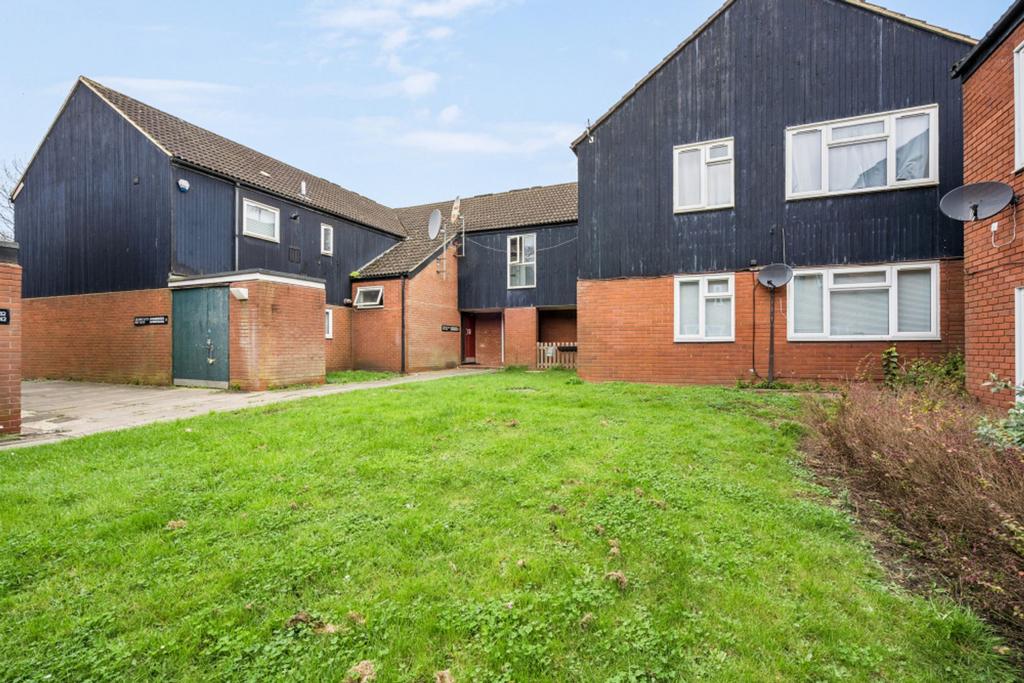 House exterior, garden