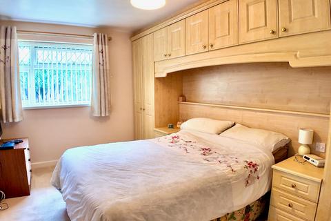 3 bedroom semi-detached house for sale, Homeleigh, Newbridge, NP11