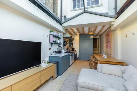 undefined, Sheen Road, TW9