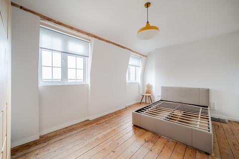 3 bedroom flat to rent, Hazellville Road London N19