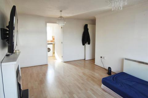 1 bedroom flat to rent, Pickford Gardens Slough