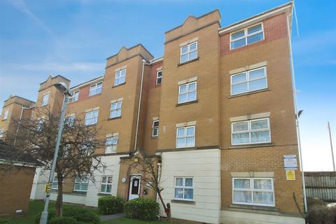 1 bedroom flat to rent, Pickford Gardens Slough