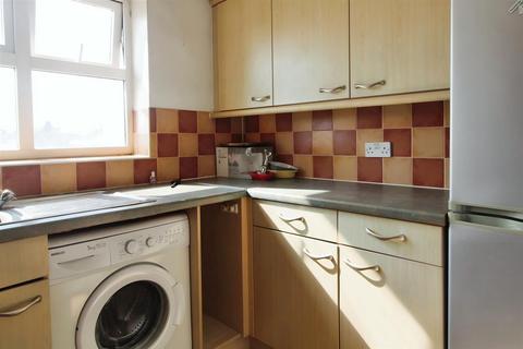 1 bedroom flat to rent, Pickford Gardens Slough