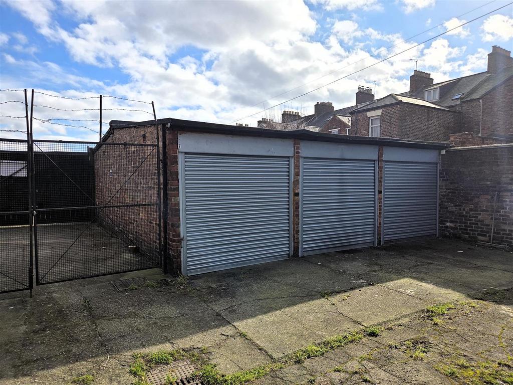 New garage 1.jpg