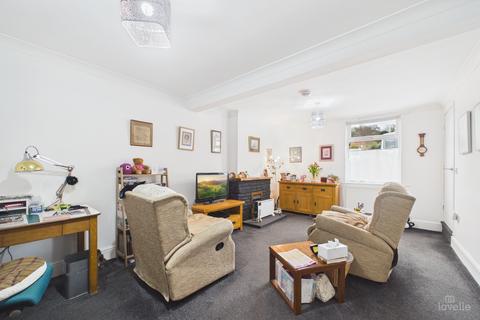 2 bedroom semi-detached house for sale, Low Street, North Lincolnshire DN18