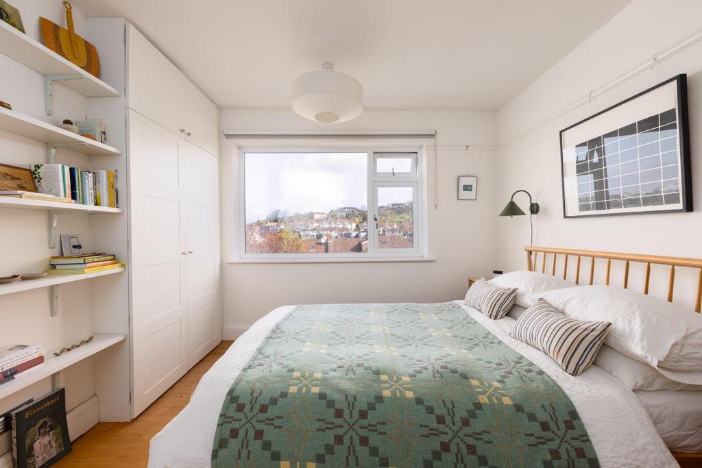 154 Sylvia Ave-22.jpg