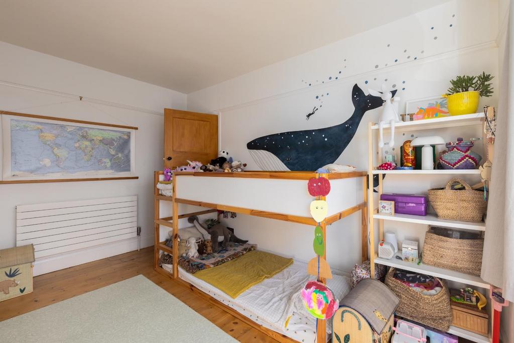 154 Sylvia Ave-13.jpg