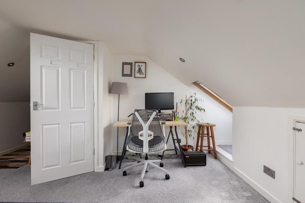 154 Sylvia Ave-33.jpg