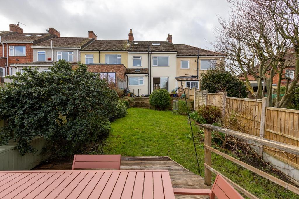 154 Sylvia Ave-42.jpg