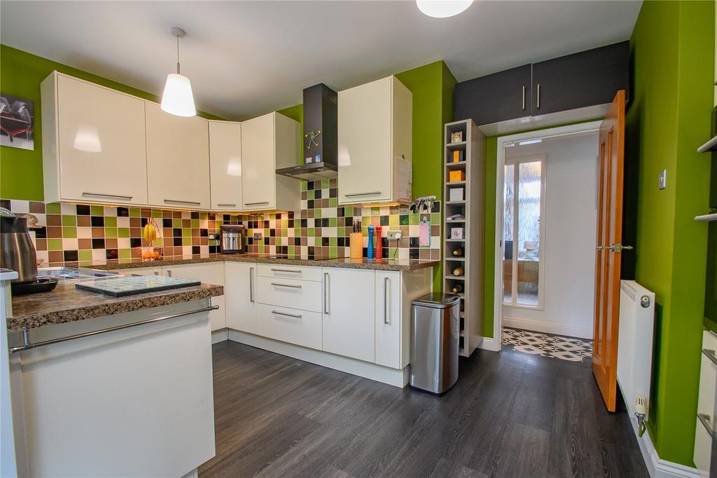 Kitchen/Sun Room