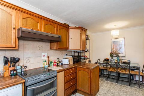 undefined, White Horse Lane, Stepney Green, E1