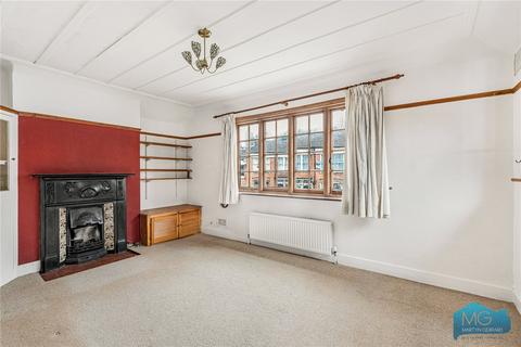 3 bedroom maisonette for sale, St. James Lane, London, N10
