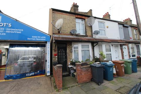 Mead Road, Edgware, HA8