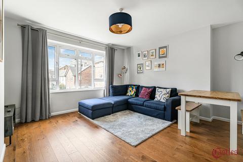 3 bedroom flat for sale, Boyton Close, London