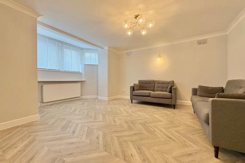 2 bedroom flat to rent, Cardigan Road, Headingley, Leeds, LS6
