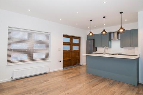 2 bedroom flat for sale, Elm Grove, London SW19