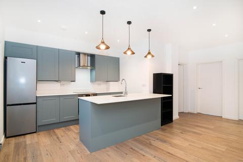 2 bedroom flat for sale, Elm Grove, London SW19