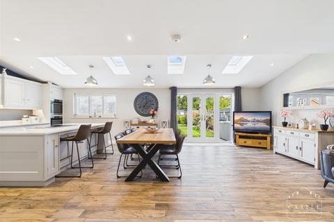 5 bedroom detached house for sale, Burbage Road, Burbage, Hinckley
