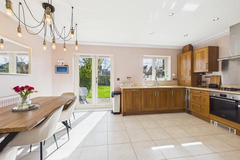 4 bedroom semi-detached house for sale, Templeside Gardens, High Wycombe, HP12 3FQ