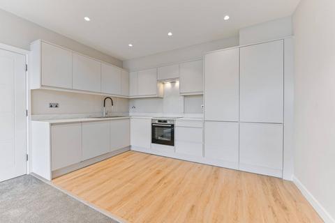 2 bedroom flat to rent, Dunheved Road North, Croydon, Thornton Heath, CR7