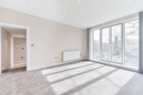 2 bedroom flat to rent, Dunheved Road North, Croydon, Thornton Heath, CR7