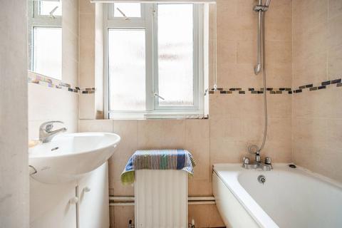 1 bedroom maisonette for sale, Southbourne Gardens, Eastcote, Ruislip, HA4