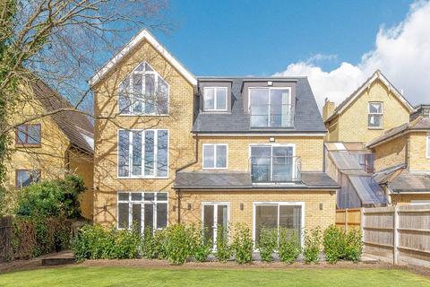 2 bedroom flat to rent, Dunheved Road North, Croydon, Thornton Heath, CR7